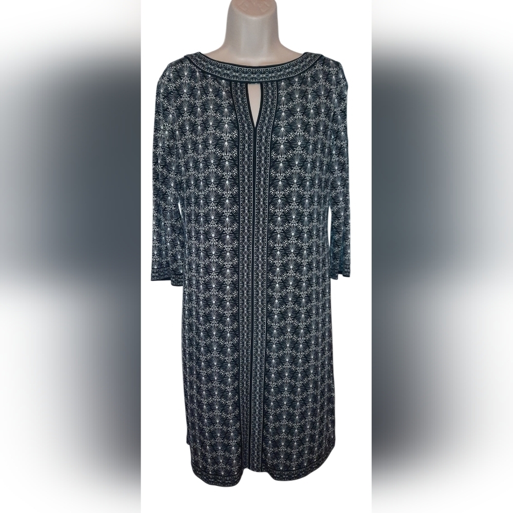 Patterned Black & Gray Midi Dress with Keyhole Detail - Picture 4 of 10
